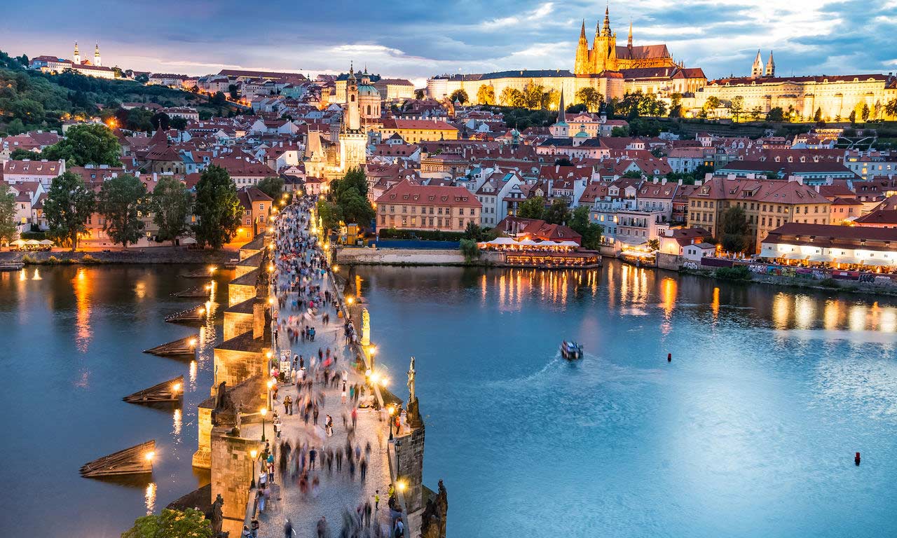 00381 europa tschechien prag burg brücke sonnenuntergang ausflug wochenende trip günstig kurzurlaub hotel