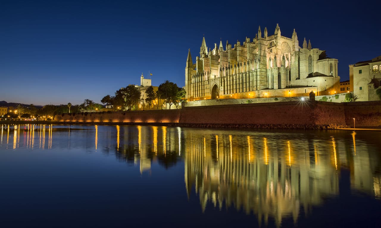 00411 europa spanien ballearen mallorca pauschalreisepalma de mallorca kathedrale santa maria ausflug nacht