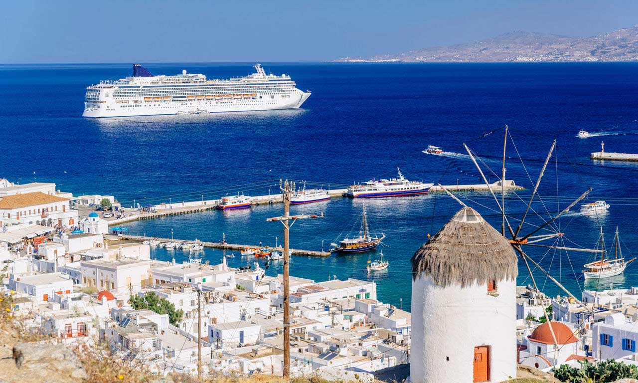 00840 mykonos griechenland urlaub mittelmeer insel sommer strandurlaub erholung stadt kreuzfahrtschiff