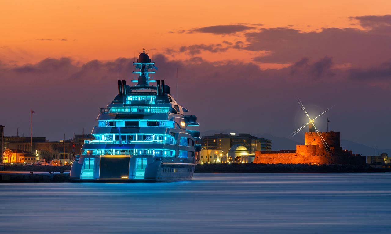 00857 rhodos urlaub griechenland mittelmeer insel sommer ausflug luxusyacht bootsausflug