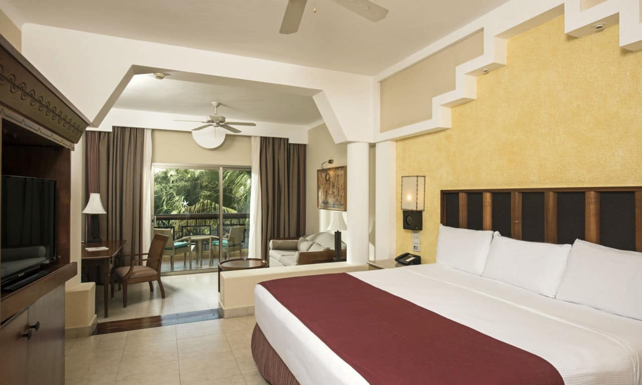 Hotel Paraiso Maya_PMY_SE_R JUNIOR SUITE_POOL VIEW_D1505_006_low
