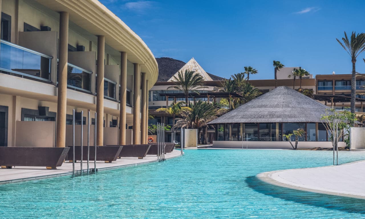 Iberostar_Fuerteventura_Fuerteventura Palace_XFU_SE_POOL_MAIN_D1806_005_low