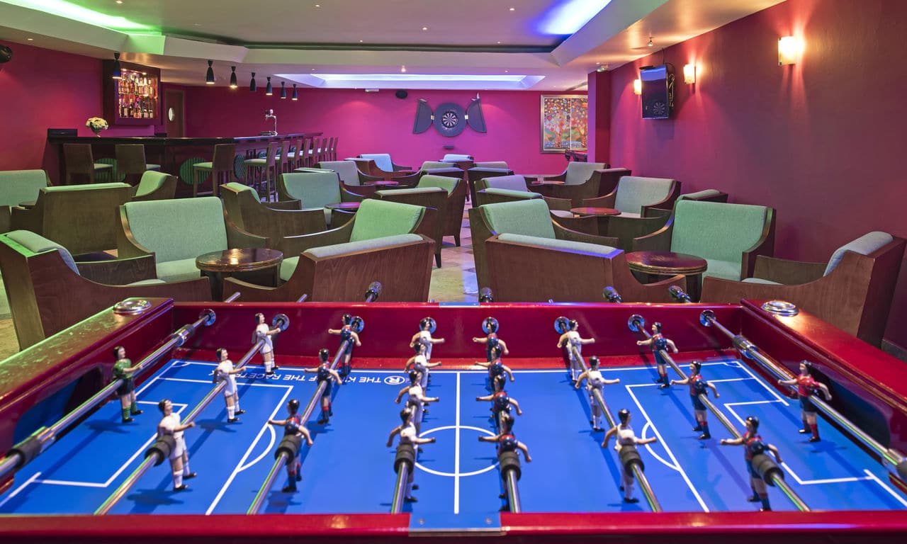 iberostar jamaika hotel rose hall beach roh ib bars sports d1703 001 low