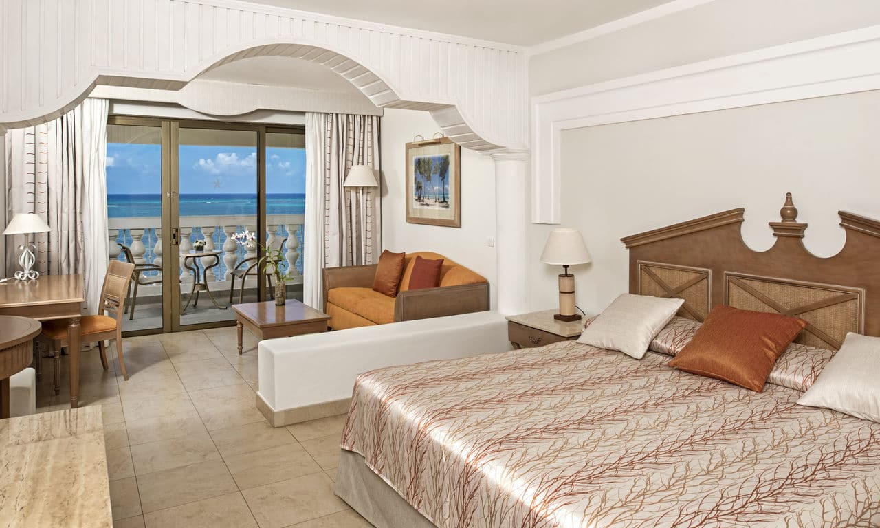 Iberostar_Jamaika_Hotel Rose Hall Beach_ROH_IB_R JUNIOR SUITE_OCEAN FRONT_D1703_001_low