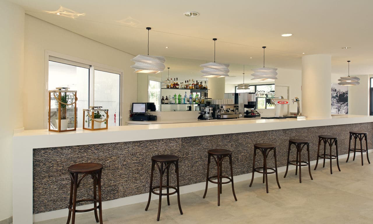 Iberostar_Mallorca_Cristina_CRI_IB_BARS_NIGHT_D1505_001_low