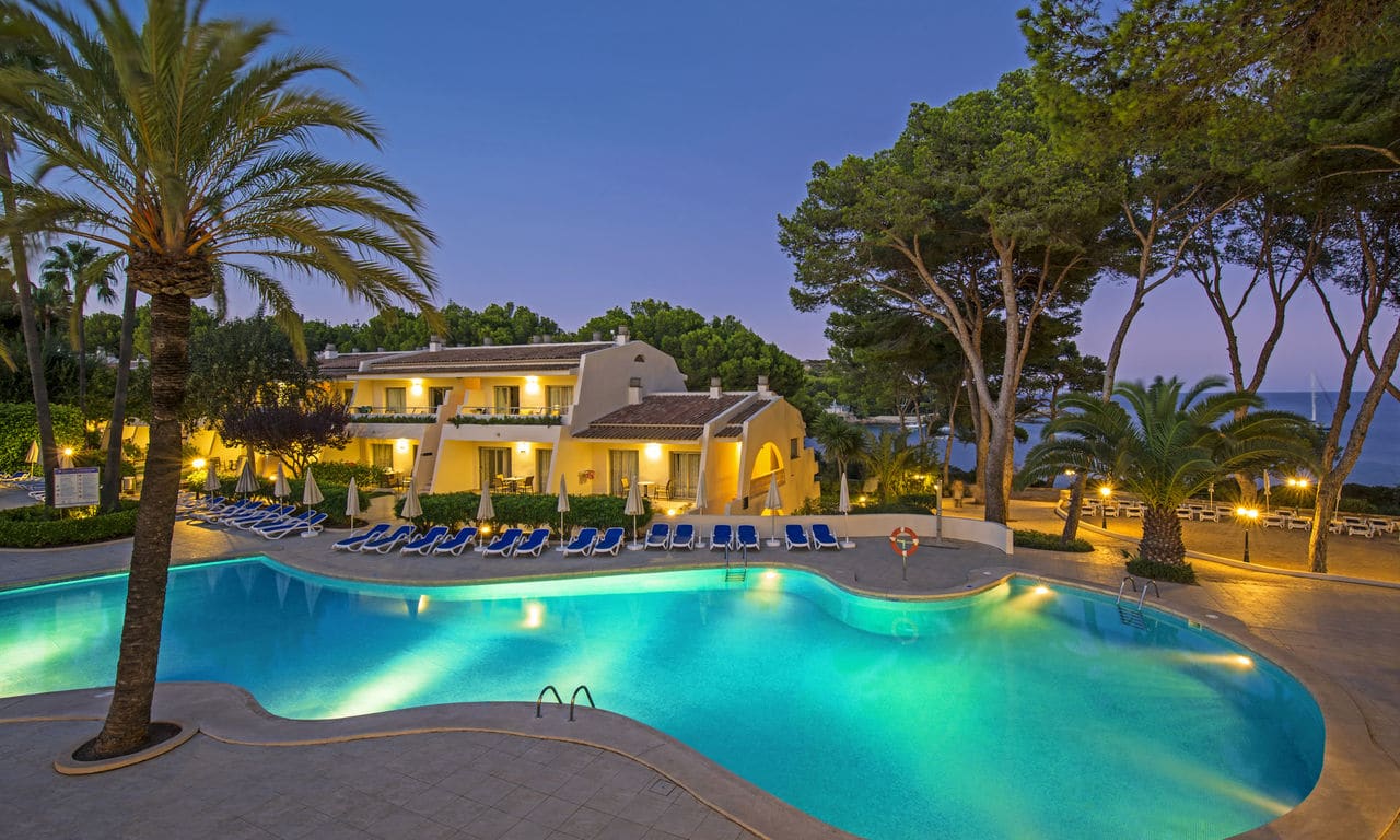 Iberostar_Mallorca_Pinos Park_PIN_IB_POOL_MAIN_D1307_069_low