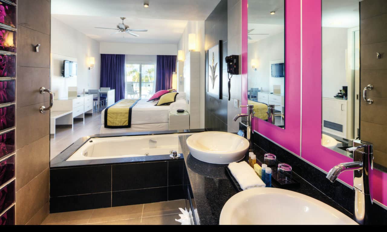 Dominikanische Republik - hotel Riu Palace Bavaro - Junior Suite Villa bad