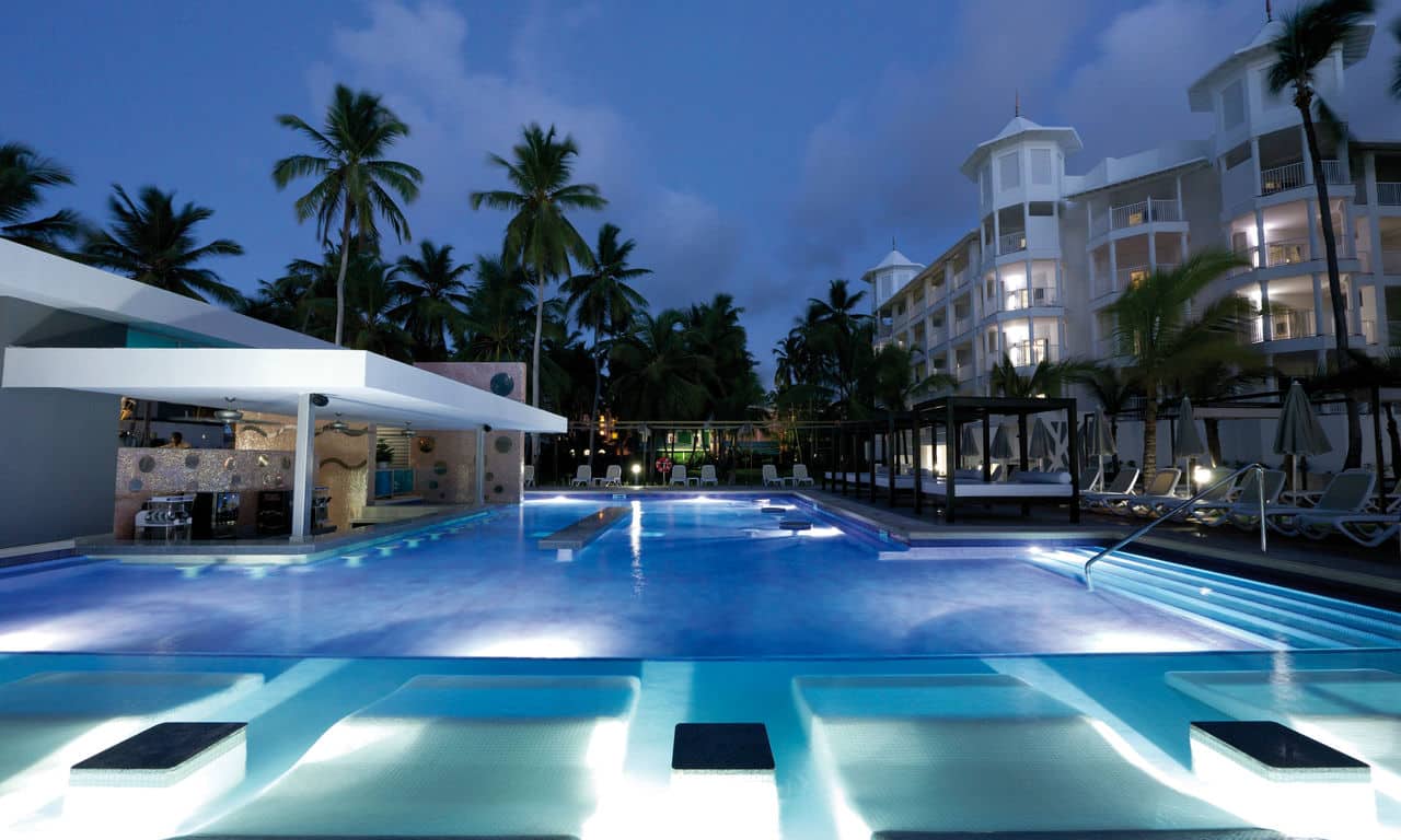Dominikanische Republik - hotel Riu Palace Macao Adults only - Pool mit Swim Up Bar
