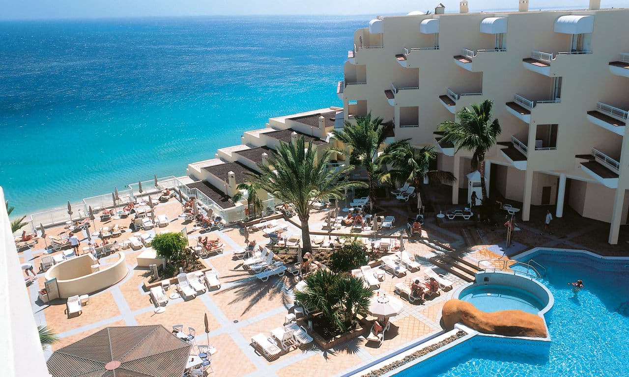 Fuerteventura Hotel Riu Palace Jandia Hotelansicht Pool und Strand