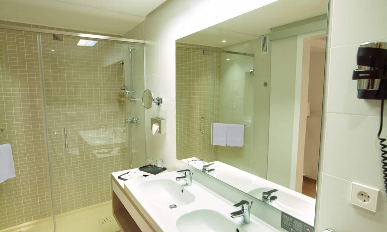 Gran Canaria - hotel riu gran canaria - familienzimmer bad