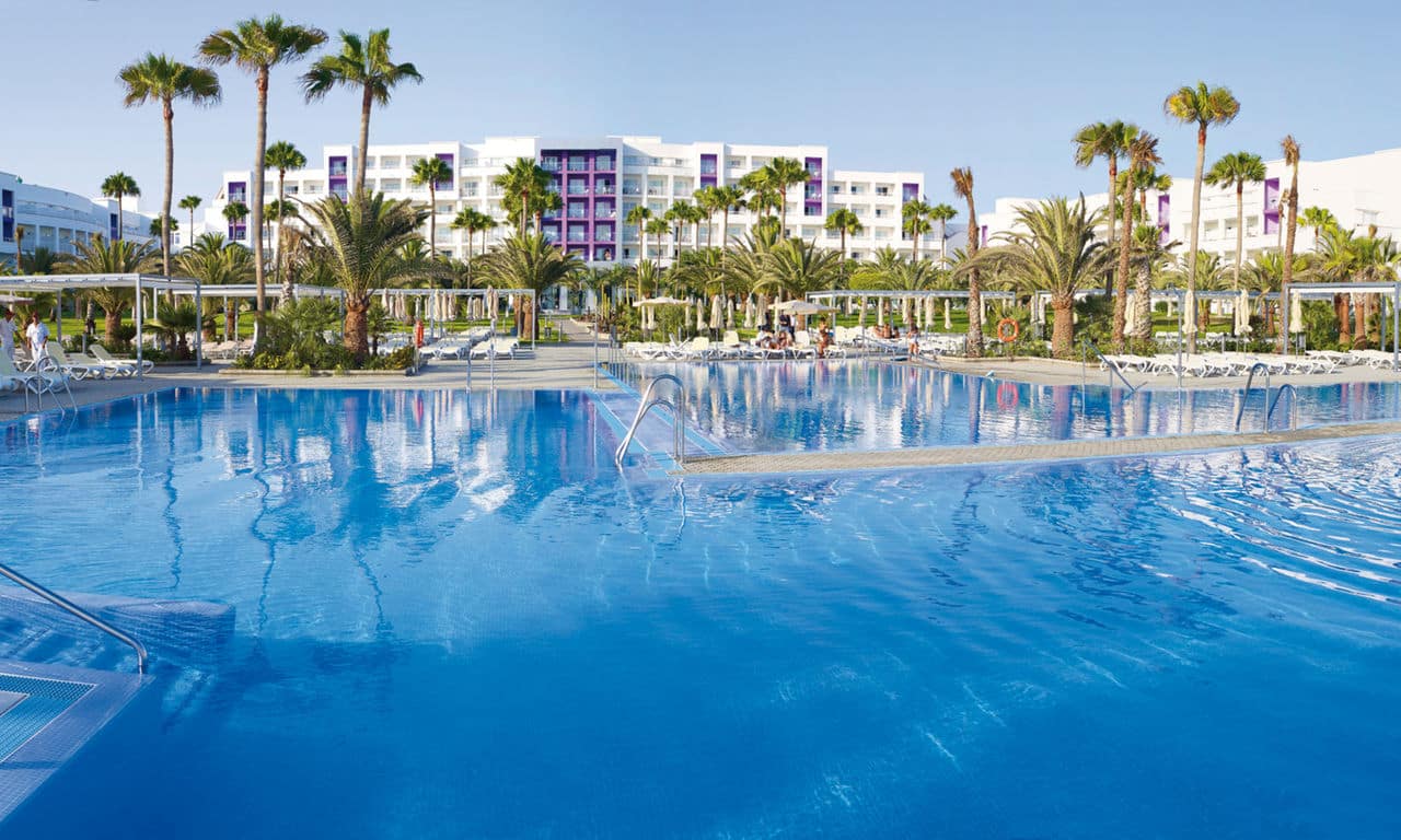 Gran Canaria - hotel riu gran canaria - hotelansicht und pool