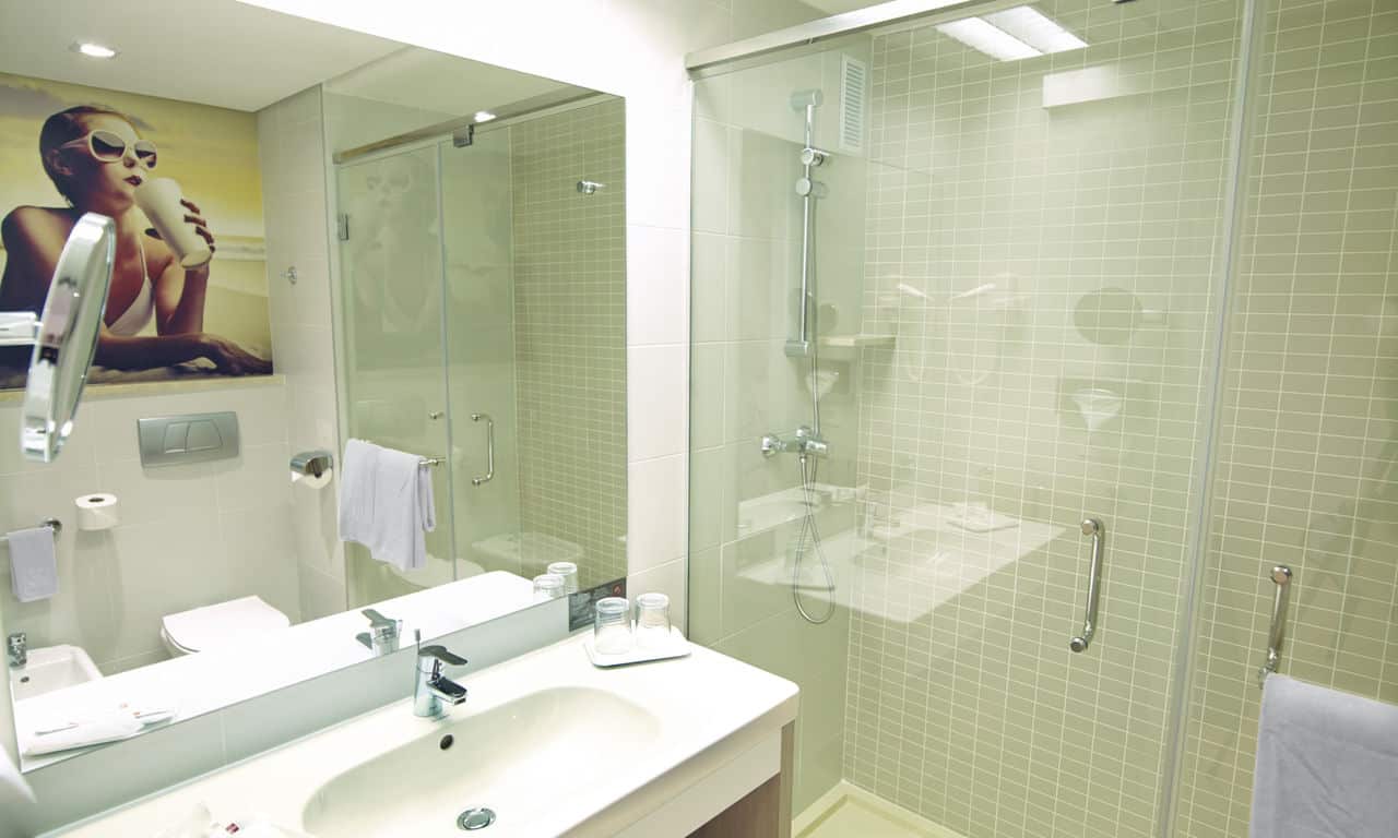 Gran Canaria - hotel riu gran canaria - hotelzimmer bad