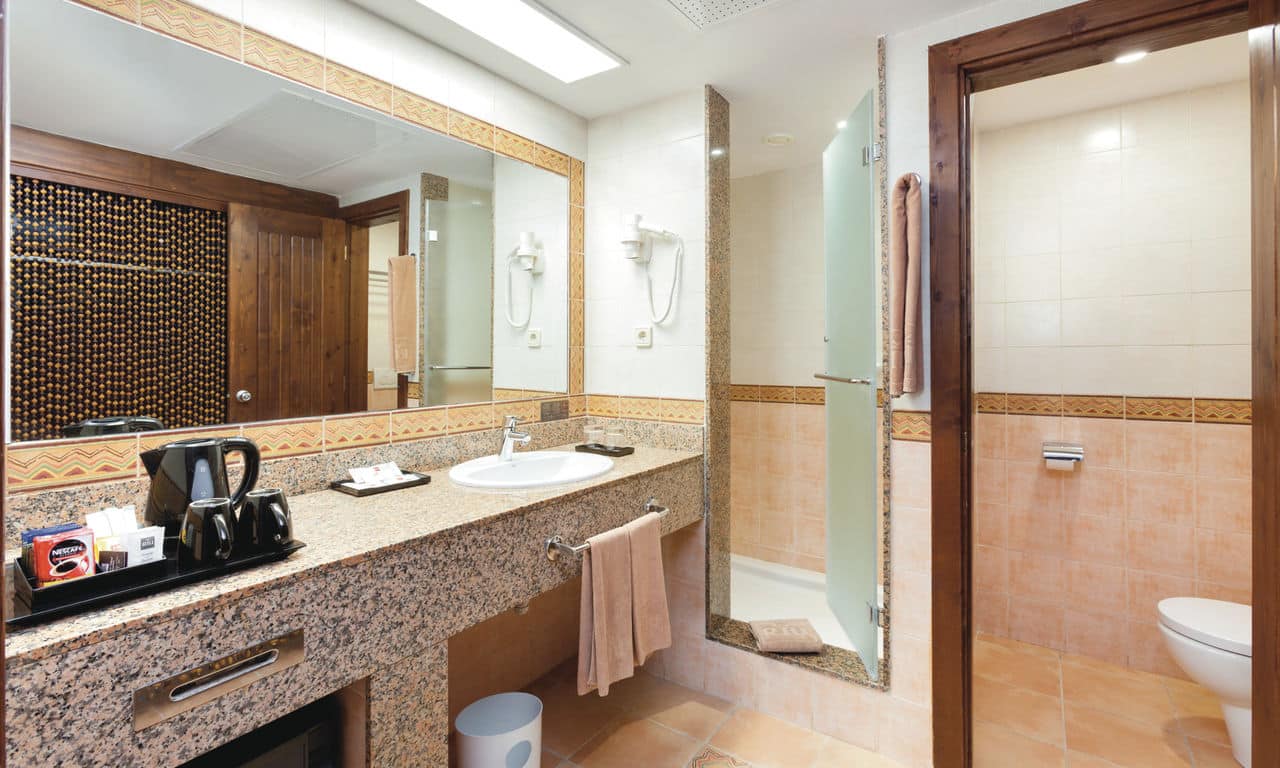 Kap Verde - hotel RIU Funana - doppelzimmer bad