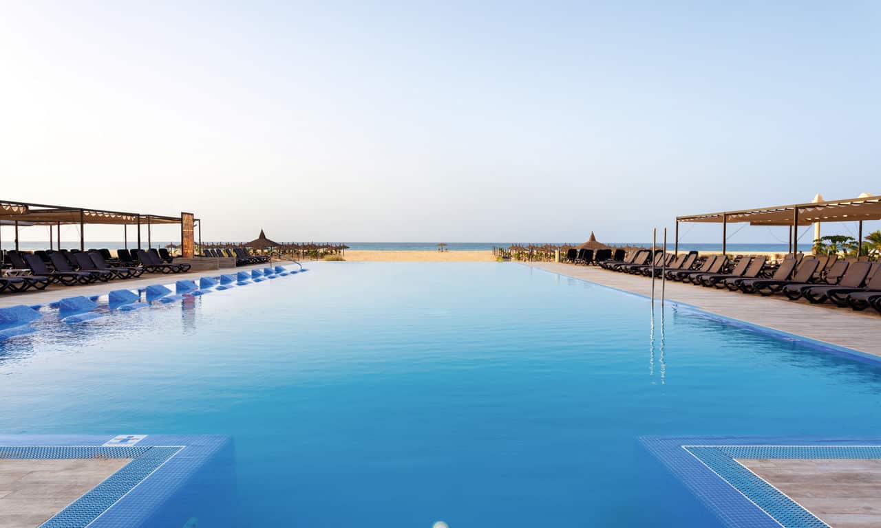 Kap Verde - hotel Riu Touareg - Salzwasser Infinity Swimming Pool