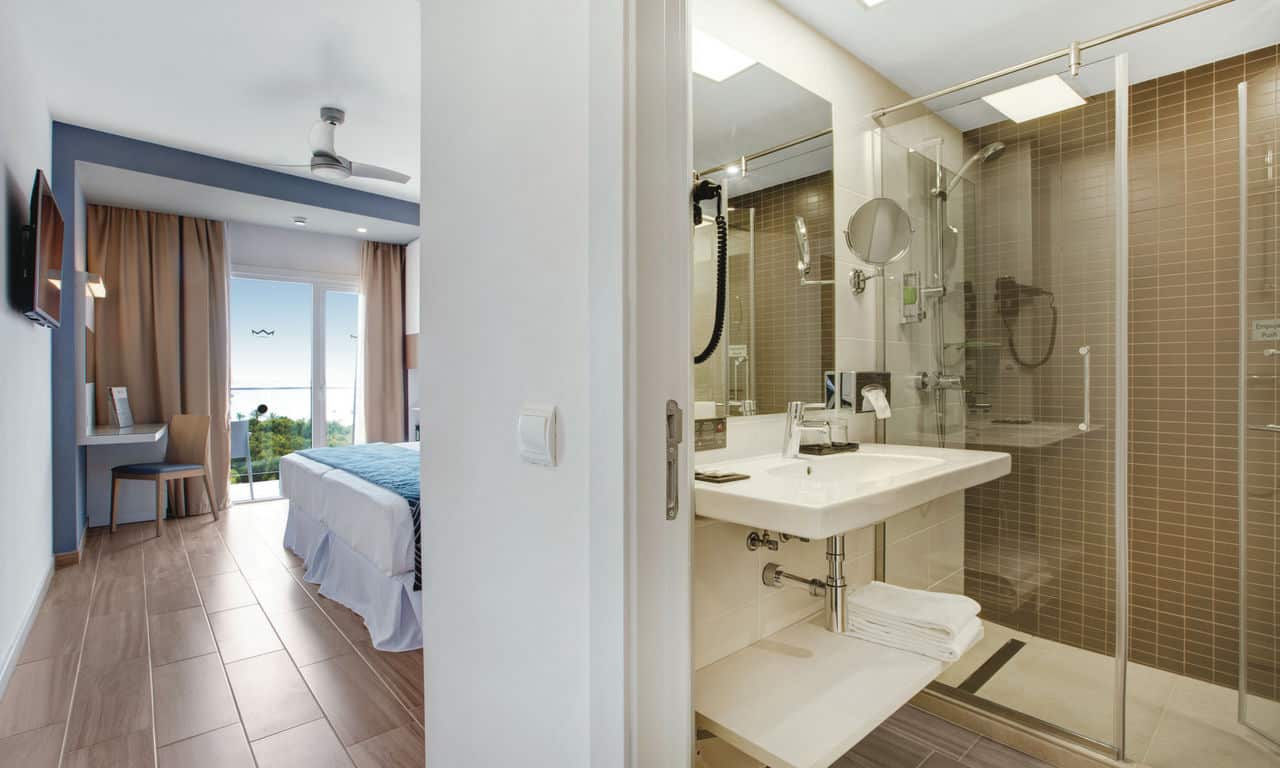 Mallorca Playa De Palma - Hotel Riu Festival - Doppelzimmer Bad