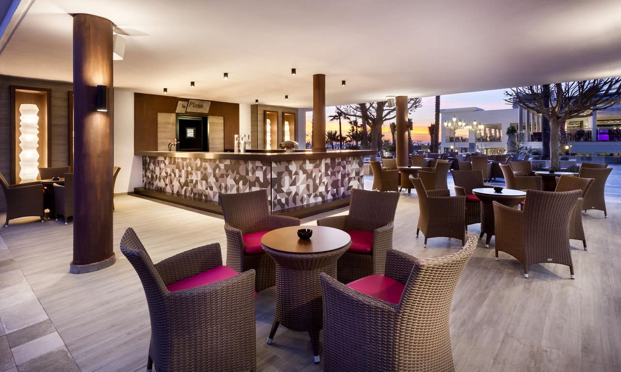 spanien Costa De La Luz - hotel Riu Chiclana - La Plaza Bar Terraza