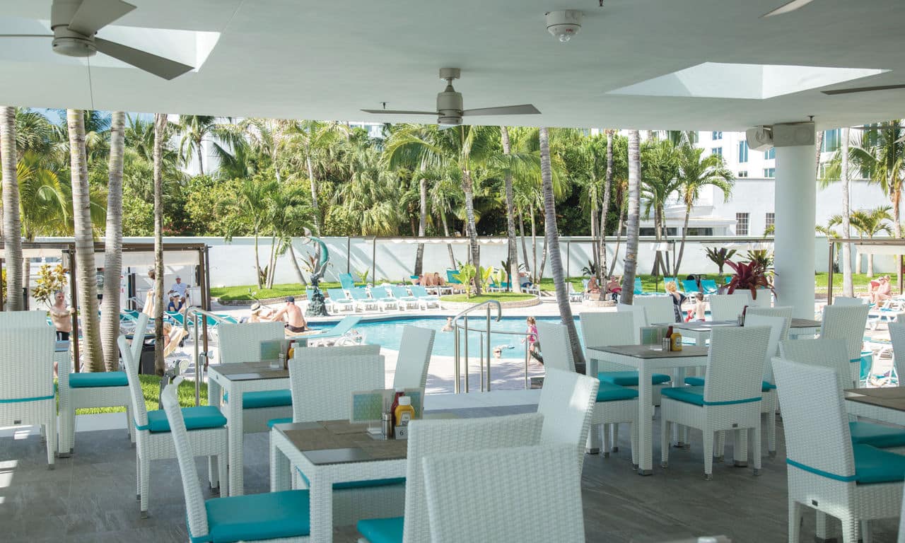 USA - Florida - Miami - hotel Riu Plaza Miami Beach - Poolside Bar