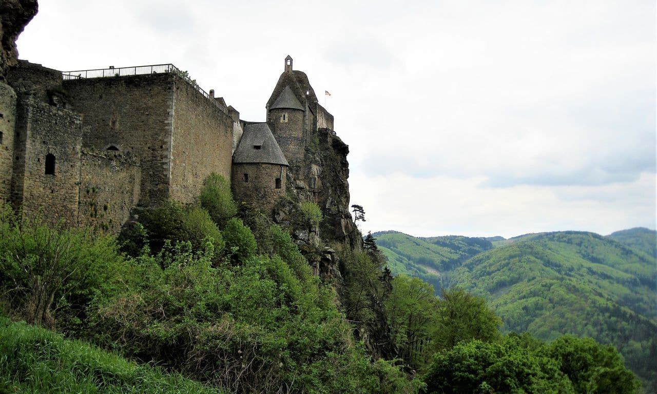02017_hotels_in_bad fuessing urlaub_in_bad fuessing burg kurzreise kurztrip deutschland bayern