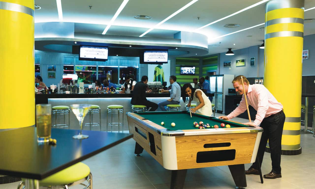jamaika negril hotel riu negril sports bar