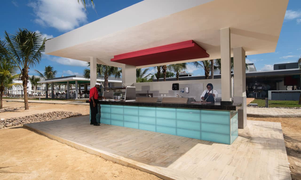 jamaika negril hotel riu palace tropical bay jerk station