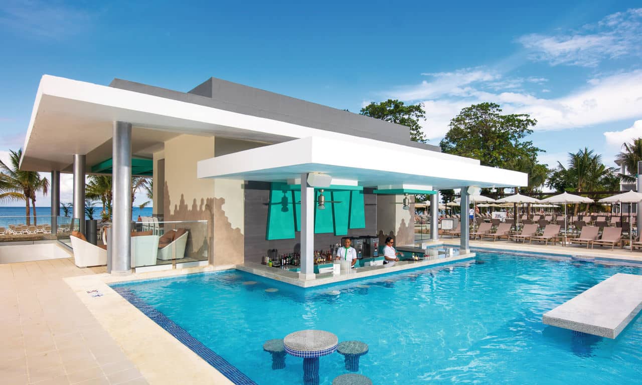jamaika negril hotel riu palace tropical bay swim up bar