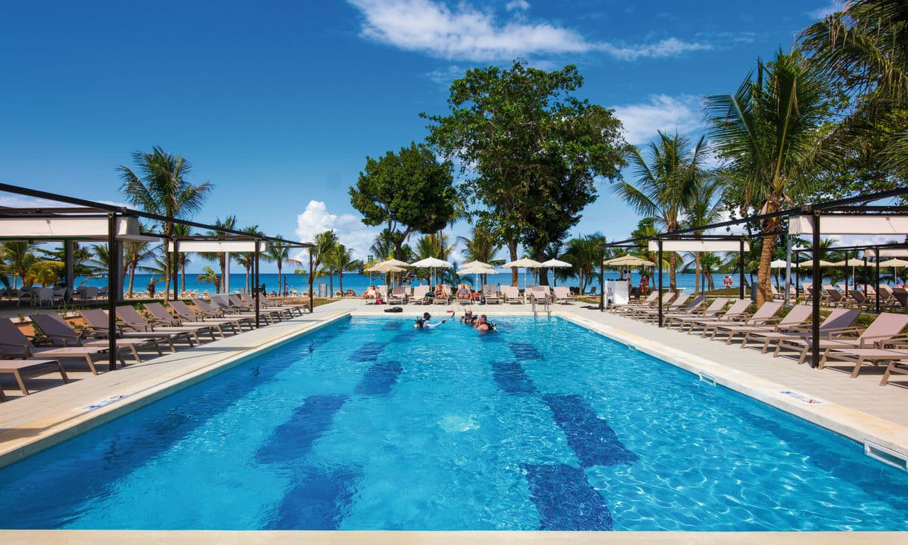 jamaika negril hotel riu palace tropical bay swimming pool