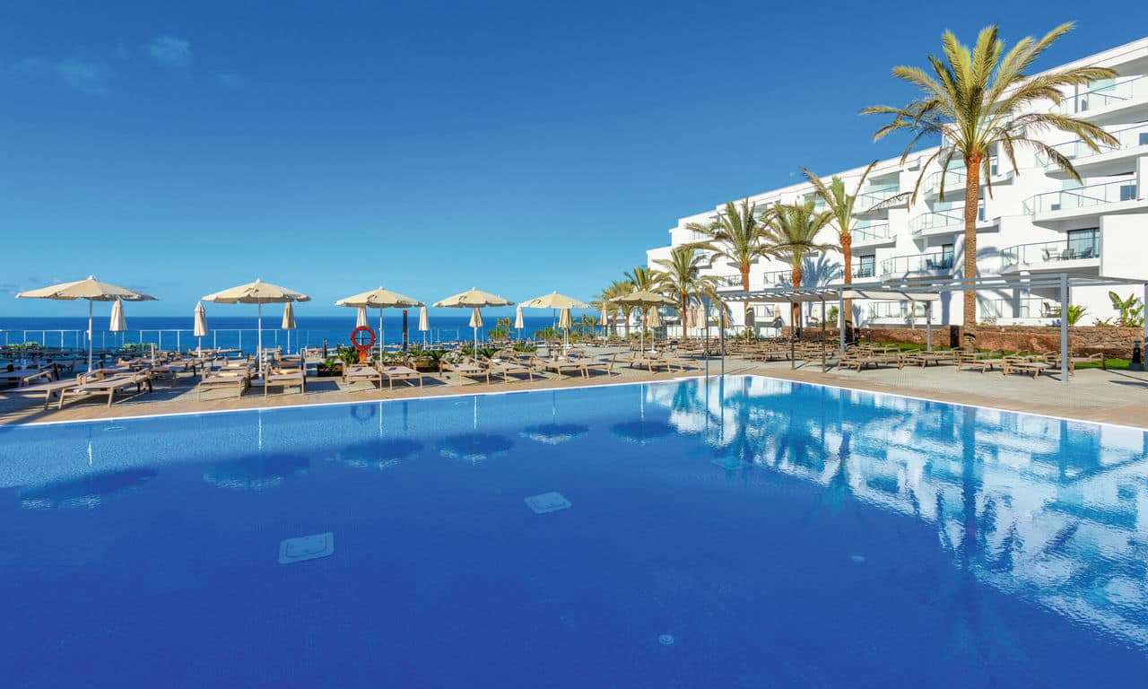 kanaren teneriffa hotel riu buenavista pool und hotelansicht 02