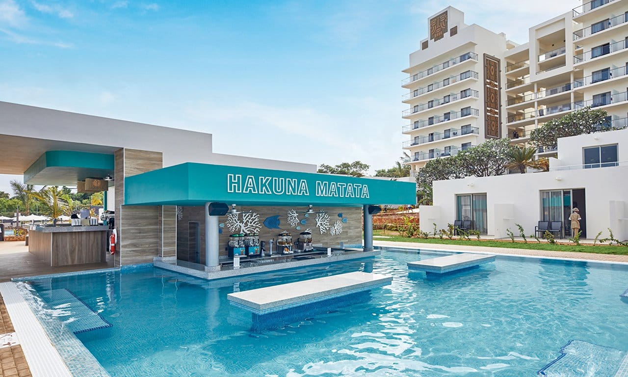hotel riu jambo sansibar hotelansicht und swim up bar